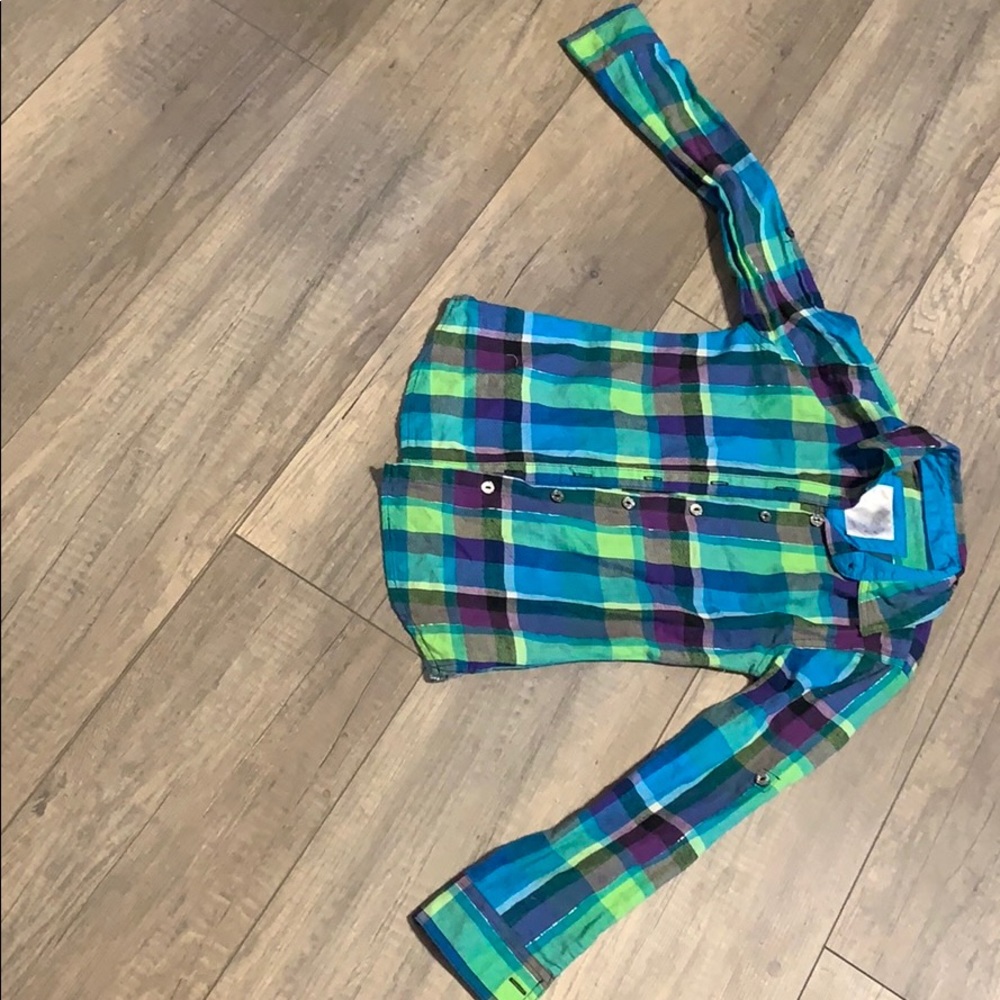 Cute putting up shirt